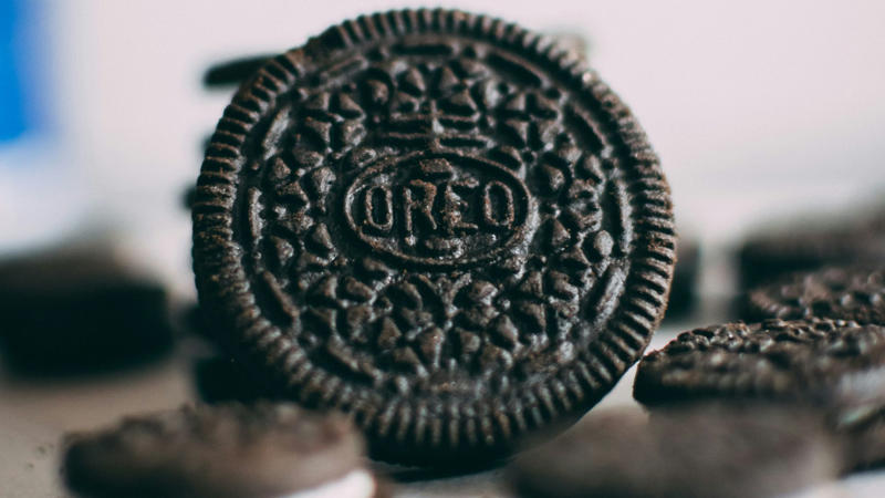6. Oreos 1. Monster Munch, 2. McVitie's Chocolate Digestives, 3. Jaffa Cakes, 4. Jammie Dodgers, 5. Crawford's Custard Creams, 6. Walker's Crisps, 7. Hobnobs, 8. Liquorice Allsorts, 9. Twiglets, 10. Mr. Kipling Cherry Bakewells, 1. Doritos, 2. Reese's Peanut Butter Cups, 3. Crunchy Cheetos, 4. Ritz Bits Peanut Butter Sandwiches, 5. Lay's Potato Chips, 6. Oreos, 7. Chips Ahoy! Chocolate Chip Cookies, 8. Honey Maid Graham Crackers, 9. Jack Link’s Original Beef Jerky, 10. M&M's