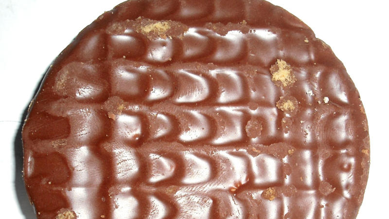 2. McVitie's Chocolate Digestives 1. Monster Munch, 2. McVitie's Chocolate Digestives, 3. Jaffa Cakes, 4. Jammie Dodgers, 5. Crawford's Custard Creams, 6. Walker's Crisps, 7. Hobnobs, 8. Liquorice Allsorts, 9. Twiglets, 10. Mr. Kipling Cherry Bakewells, 1. Doritos, 2. Reese's Peanut Butter Cups, 3. Crunchy Cheetos, 4. Ritz Bits Peanut Butter Sandwiches, 5. Lay's Potato Chips, 6. Oreos, 7. Chips Ahoy! Chocolate Chip Cookies, 8. Honey Maid Graham Crackers, 9. Jack Link’s Original Beef Jerky, 10. M&M's