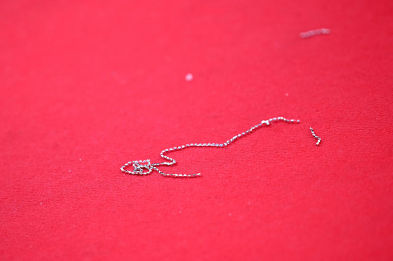 Understanding social media's broken jewelry theory