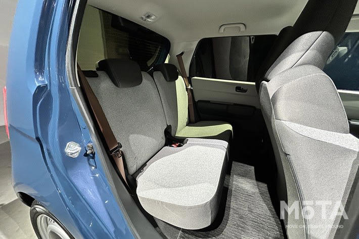 ホンダの軽EV「新型N-ONE e:」とは？, 新型N-ONE e:のレビュー, 【外観評価】運転のしやすさに配慮したデザインが高評価, 【内装評価】機能美あふれる水平基調デザインが◎！ シフトは賛否あり, 【居住性レビュー】運転席は快適そのもの！ しかしファミリーユースには不向きか, 【走行性能レビュー】専門家も驚愕！ モーターが生む異次元の加速と安定性, 【ライバル比較】日産「サクラ」との決定的な違いとは？, 新型N-ONE e:の良い点、気になる点, 新型N-ONE e:をおすすめできる人, N-ONE e:をおすすめできる人