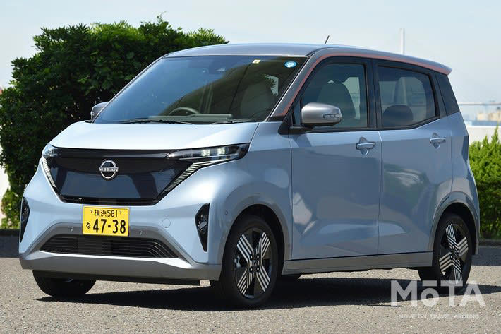 ホンダの軽EV「新型N-ONE e:」とは？, 新型N-ONE e:のレビュー, 【外観評価】運転のしやすさに配慮したデザインが高評価, 【内装評価】機能美あふれる水平基調デザインが◎！ シフトは賛否あり, 【居住性レビュー】運転席は快適そのもの！ しかしファミリーユースには不向きか, 【走行性能レビュー】専門家も驚愕！ モーターが生む異次元の加速と安定性, 【ライバル比較】日産「サクラ」との決定的な違いとは？, 新型N-ONE e:の良い点、気になる点, 新型N-ONE e:をおすすめできる人, N-ONE e:をおすすめできる人
