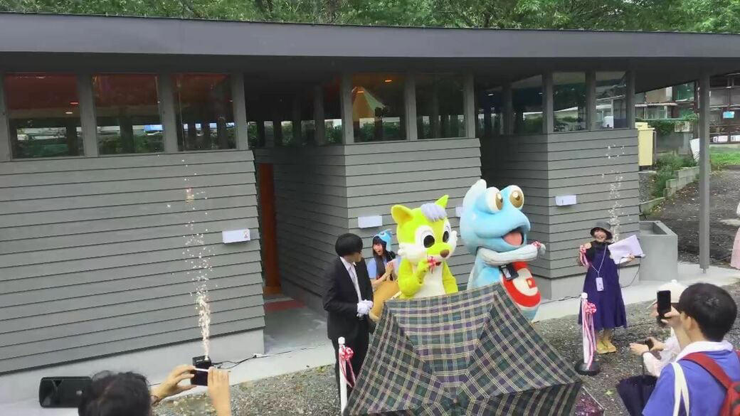 老舗遊園地が歩んだカオスへの道, 実は「二度死んだ」メルヘン村, キャラクターの力で起死回生, 何気ない一枚の写真がきっかけで……, 哀愁と笑いのコンボ, カオスに振り切ったSNS運営, トイレ事情もエンタメに昇華, 怖くてカオスが、優しく迎えてくれる