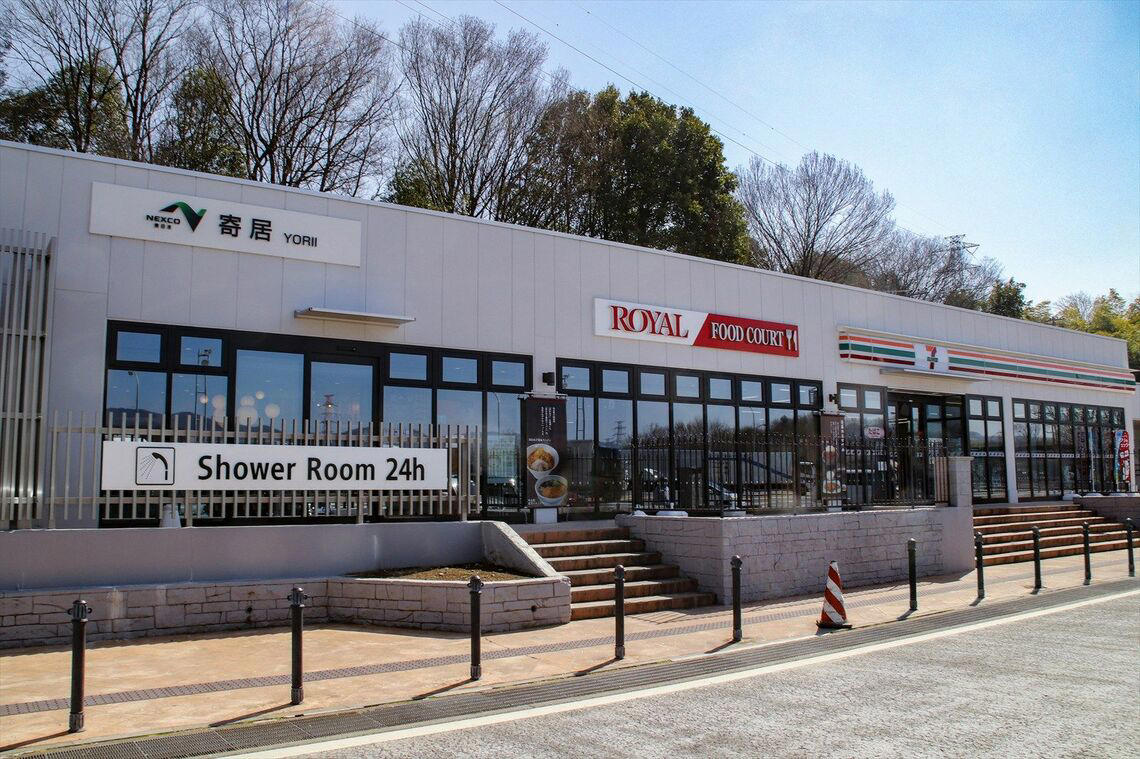 NEXCO東日だけでセコマを含め56カ所, SA/PA内店舗は街のコンビニと何が違うか？, 外環道「新倉PA」のローソンが狭いワケ, 夏限定の「ひんやり」メニューを楽しみつつ