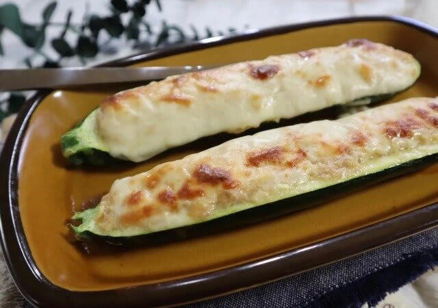 ズッキーニの簡単焼き浸し, ズッキーニのチーズ焼き, ズッキーニのピリ辛肉みそ和え, ツナ味噌マヨズッキーニボート, ズッキーニとナスの重ね焼きパルミジャーナ風, ズッキーニと豚肉の塩レモン炒め, 夏野菜のタルティーヌ, 鶏むね肉と夏野菜のラタトゥイユ, ズッキーニとハムのオイスターソース炒め, 帆立とズッキーニのパスタ, じゃがいもとズッキーニのトルティージャ, 材料（20cmのフライパン1枚 3～4人分）