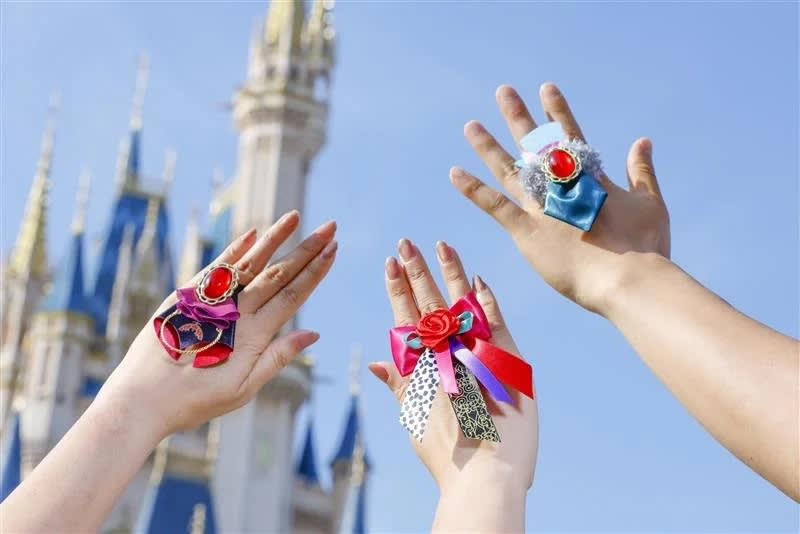 東京ディズニーランドのディズニー・ハロウィーン, 東京ディズニーシーのディズニー・ハロウィーン, 【新イベント】東京ディズニーシーの「ラソス・デ・ラ・ファミリア」, 両パーク共通の楽しみ方（グッズ・メニュー・花火）, スペシャルメニューが登場, ナイトハイ・ハロウィーンを公演, 「ディズニー仮装」を楽しむための基本ルール, ホテルやディズニーリゾートライン、イクスピアリ情報も, 宿泊は「東京ディズニーリゾート・バケーションパッケージ」