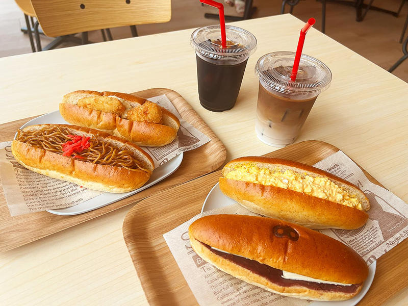 『ストックバスターズカフェ』とは, 【シンプルイズベスト】「タマゴサラダ」と「あんバター」, 【ボリューム満点】「フィッシュフライ」と「焼きそば」, 【食後にソフトクリーム】「バニラ｣と「雪室コーヒー」, メニュー(2025年7月25日時点)