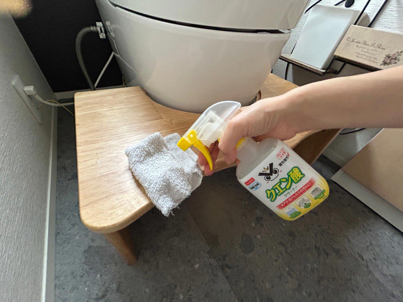 NG1．メラミンスポンジでこすり洗い, NG2.アルコールで便座を拭く, NG3.床や壁をトイレットペーパーでなんとなく拭く, 適切な掃除で快適な空間に