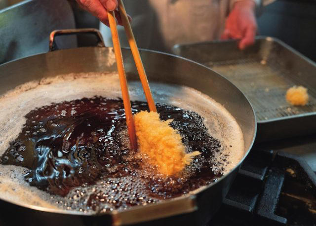 代々たゆまぬ手仕事で旨さを伝える西洋料理店, 心もお腹もときめく端正なカツレツ, 憩いの喫茶、気が利く手土産, 「上野はひとりでも楽しくおいしい町です」