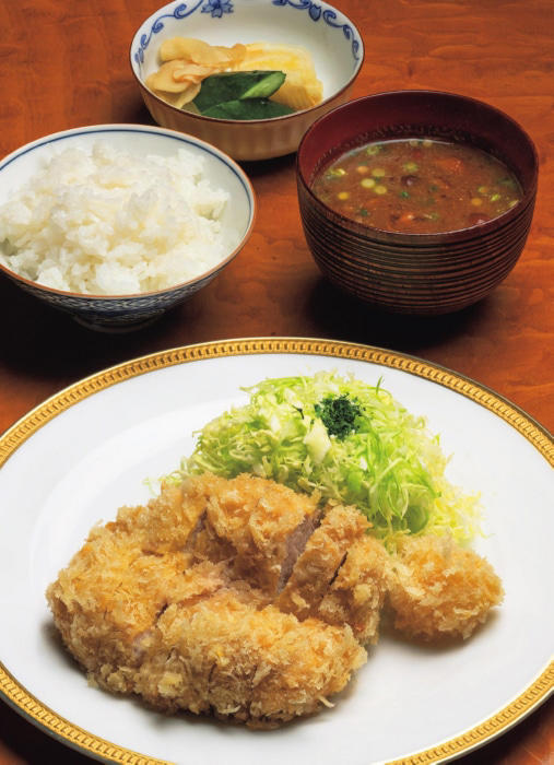 代々たゆまぬ手仕事で旨さを伝える西洋料理店, 心もお腹もときめく端正なカツレツ, 憩いの喫茶、気が利く手土産, 「上野はひとりでも楽しくおいしい町です」