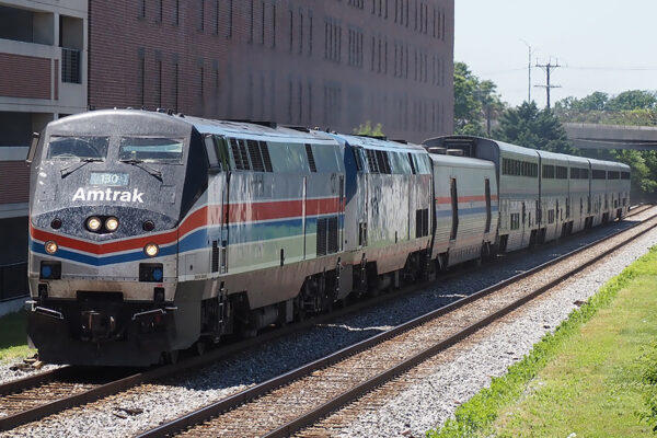 全米鉄道史上イチの大型合併に, 貨物ウハウハ、旅客は赤字, 貨物が強い「日本と真逆の構造」, さらに大型統合が続く可能性も