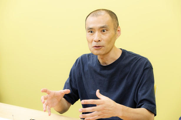 タイトルや書き出しを選ぶか最後の一文を選ぶかには創作のスタイルが影響, いつもの自分と違う部分を使って書き上げる時に喜びを感じる, こんな楽しいことを仕事にできている僕らは幸せ, くだらない本も素晴らしい本も混ざっているから本はいい
