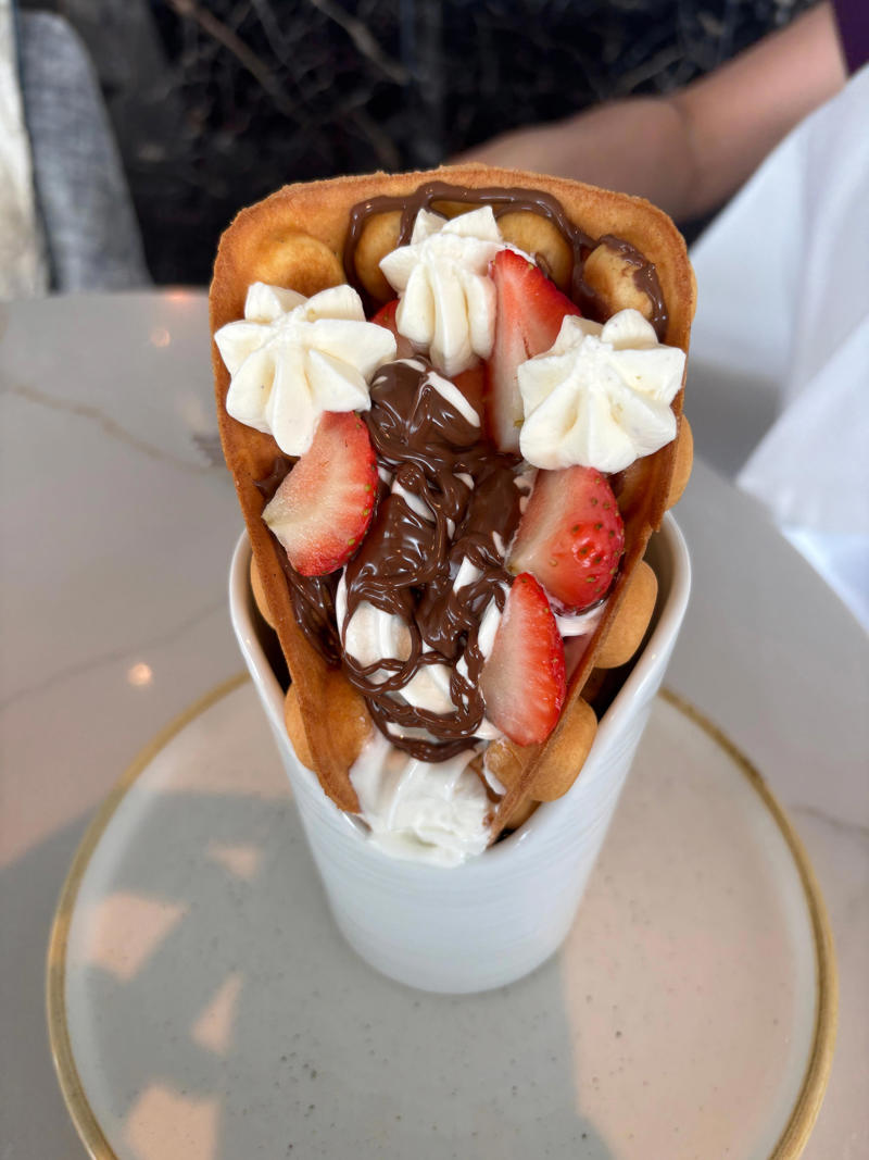 What is it like aboard the Oceania Allura?, Oceania's dining options, What's new on the Oceania Allura?, Where will the Oceania Allura sail?, How much are the sailings?