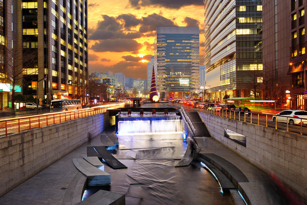 Cheonggyecheon Stream Namsan Tower, Bukchon Hanok Village, Gyeongbokgung Palace, Gwanghwamun Square, Lotte World, Dongdaemun Design Plaza, Itaewon District, Yonsei University, Han River Parks, Cheonggyecheon Stream, Deoksugung Palace Stonewall Walkway, Seoul Fortress Wall, COEX Aquarium, Coffee Prince Café, Dal.komm Coffee, Seoul's Drama Legacy Lives On
