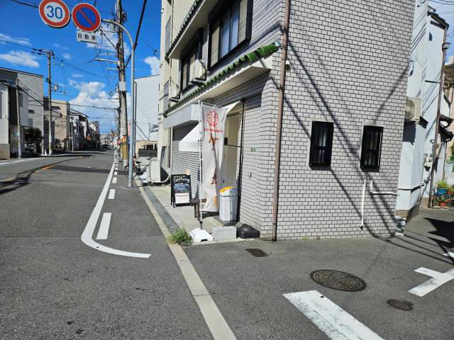 ・1台のガチャガチャ, ・近くで確認してみたところ……, ・美味しすぎるガチャガチャ, ・今回ご紹介した飲食店の詳細データ