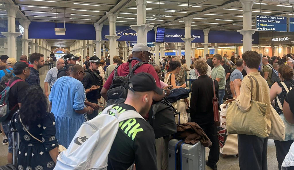 Checks at the Port of Dover, London St Pancras and Folkestone What is the entry and exit EES system?, How does it work?, Checks at the Port of Dover, London St Pancras and Folkestone, When does the EES start?, What countries will use the new EU entry and exit system?, Who is exempt from the EU entry and exit system?, Why was the EES launch delayed?, What countries already use biometric border controls?