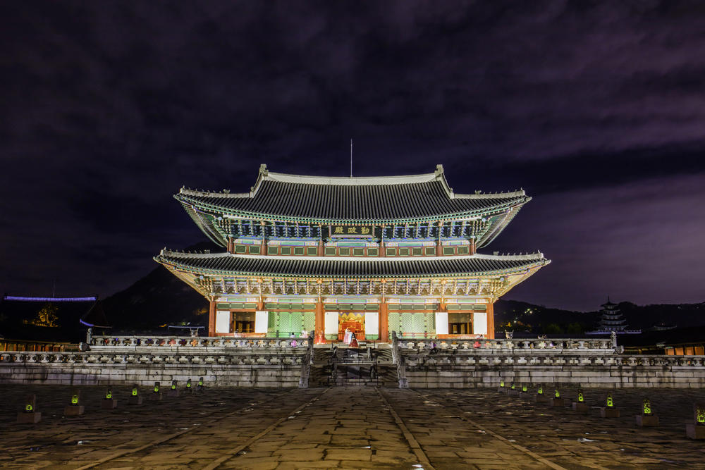 Gyeongbokgung Palace Namsan Tower, Bukchon Hanok Village, Gyeongbokgung Palace, Gwanghwamun Square, Lotte World, Dongdaemun Design Plaza, Itaewon District, Yonsei University, Han River Parks, Cheonggyecheon Stream, Deoksugung Palace Stonewall Walkway, Seoul Fortress Wall, COEX Aquarium, Coffee Prince Café, Dal.komm Coffee, Seoul's Drama Legacy Lives On