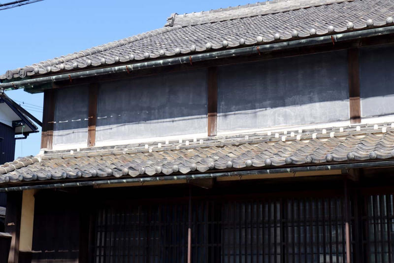 都心再開発の計画迷走, 都心再開発の踊り場到来, ナショナルチェーンの撤退加速, 古建築活用の再評価