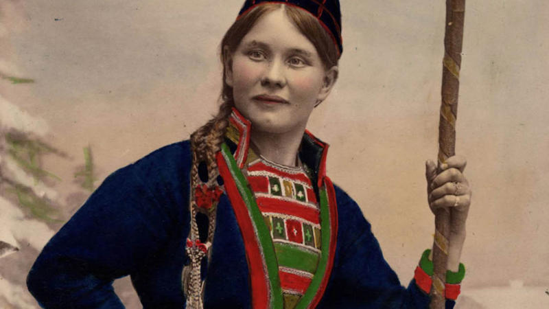 10. Gákti 1. Dashiki, 2. Herero Clothing, 3. Maasai Beadwork, 4. Chedda of Tlemcen, 6. Áo Dài, 8. Keffiyah, 10. Gákti, 11. Vyshyvanka, 12. Jingle Dress, 13. Ceinture Fléchée, 14. Charro Suit, 15. Gaucho Costume, 16. Poncho, 17. Koto, 18. Possum Cloak, 19. Piupiu, 20. Pareo