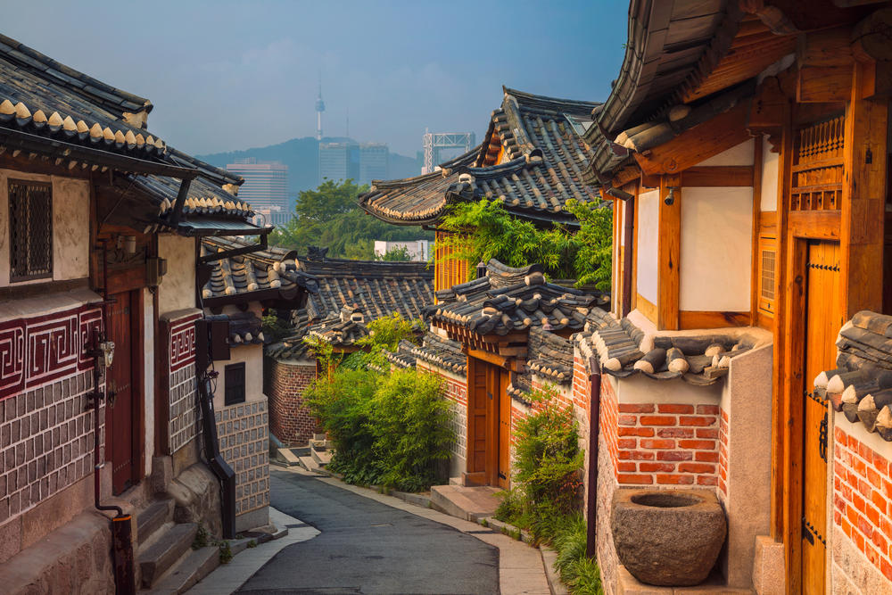 Bukchon Hanok Village Namsan Tower, Bukchon Hanok Village, Gyeongbokgung Palace, Gwanghwamun Square, Lotte World, Dongdaemun Design Plaza, Itaewon District, Yonsei University, Han River Parks, Cheonggyecheon Stream, Deoksugung Palace Stonewall Walkway, Seoul Fortress Wall, COEX Aquarium, Coffee Prince Café, Dal.komm Coffee, Seoul's Drama Legacy Lives On