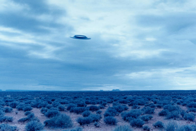 北米の上空でいったい何が？, 北米上空に出現したUFO, 状況を逆手に取るバイデン大統領, 地球外生命体の可能性, 「エイリアンの気配はない」, 奇妙な事態が発生, 北米で発見された3機のUFO, 中国の偵察気球より小型, 自動車と同じくらい, 物体の出所は不明, 1機目の飛行物体の回収, 2機目の飛行物体, 奇妙なタイミング, 分析結果は公開される？, トルドー首相のコメント, 米国が3機目の物体を撃墜, 航空機の飛行を妨げる恐れ, 八角形の飛行物体？, 真実はいまだ不明