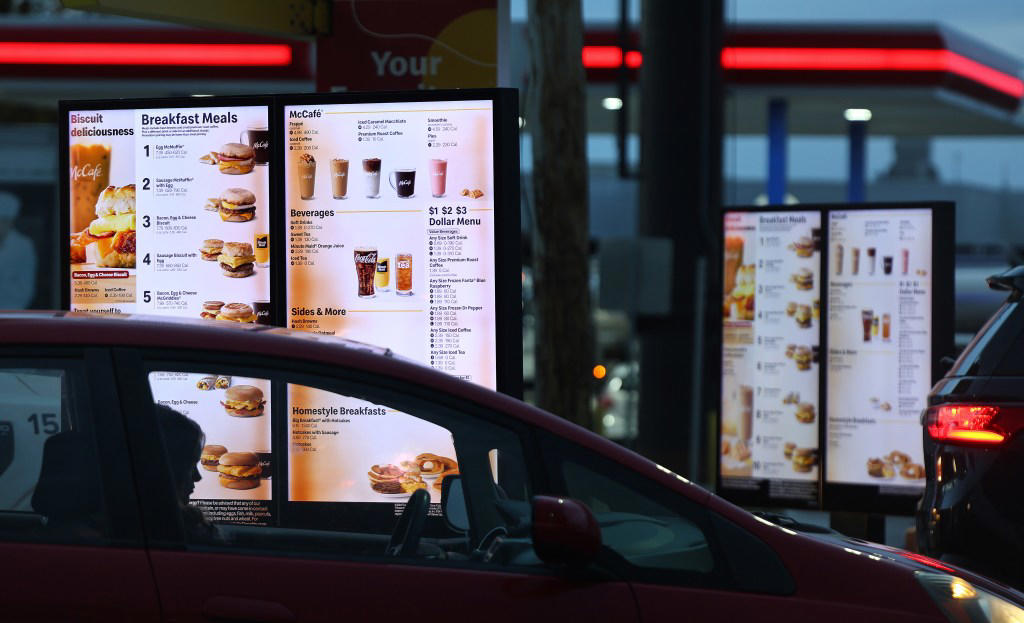 McDonald’s unveils 5 new menu items to be tested in the US 1. Popping Tropic Refresher, 2. Toasted Vanilla Frappé, 3. Sprite Lunar Splash, 4. Strawberry Watermelon Refresher, 5. Creamy Vanilla Cold Brew