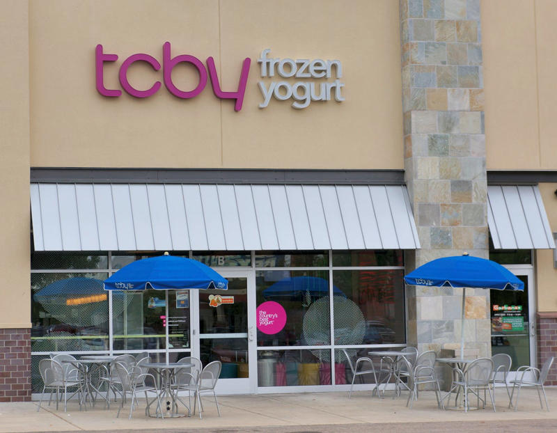 8) TCBY 1) Howard Johnson's, 2) Chi Chi's, 3) Bennigan's, 4) Arthur Treacher's Fish & Chips, 5) Planet Hollywood, 6) Bob's Big Boy, 7) ESPN Zone, 9) Blimpie