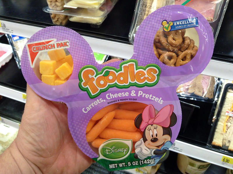 Overpriced snacks Generic T-shirts, Autograph books, Glow toys from night shows, Overpriced snacks, Standard coffee mugs, Umbrellas and ponchos, Costume accessories, Keychains, Generic plush toys, Everyday jewelry, Standard park maps and guides, Photo print packages, Generic tote bags, Pens and stationery sets, Standard mouse ears, Choosing keepsakes that count