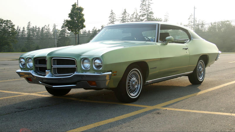 1. Bullitt (1968), 2. The French Connection (1971), 3. The Blues Brothers (1980), 4. Ronin (1998), 5. Mad Max: Fury Road (2015), 6. The Fast and the Furious (2001), 7. The Italian Job (2003), 8. Drive (2011), 9. Gone in 60 Seconds (2000), 10. Death Proof (2007), 11. The Bourne Identity (2002), 12. Taxi (1998), 13. The Dark Knight (2008), 14. Speed (1994), 15. Mad Max 2: The Road Warrior (1981), 16. The Transporter (2002), 17. Smokey and the Bandit (1977), 18. Point Break (1991), 19. Bad Boys II (2003), 20. Fast Five (2011)