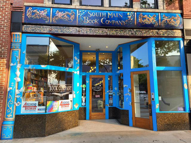 South Main Book Company, Tombolo Books , Faulkner House Books, The Lynx Books, Buxton Books, Charis Books & More, Fabled Bookshop & Cafe