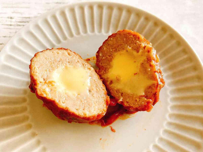 コストコ販売の「伊藤ハム米久 ミートボールwithチーズ」の値段と内容量, コストコ販売の「伊藤ハム米久 ミートボールwithチーズ」の原材料, コストコ販売の「伊藤ハム米久 ミートボールwithチーズ」のカロリー, コストコ販売の「伊藤ハム米久 ミートボールwithチーズ」の消味期限と保存方法｜冷凍はできる？, 濃厚でクリーミー！ 伊藤ハムの「ミートボール ポルチーニ」, 1250gのボリューム！ コストコデリカの「ポークミートボール」