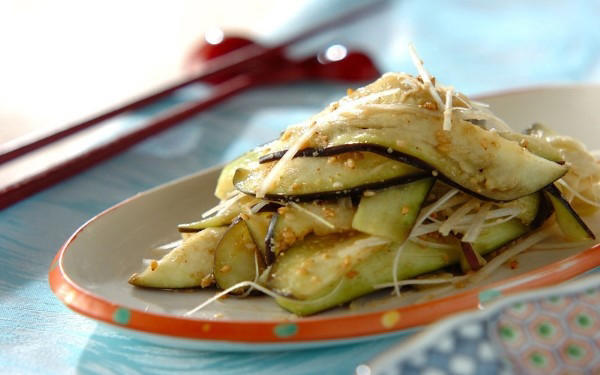 豚とモヤシのレンジ蒸し, ズッキーニのバジルチーズ焼き, ニンニク香るズッキーニのナムル, キュウリとツナのコチュジャン和え, ホタテのキムチ昆布和え
