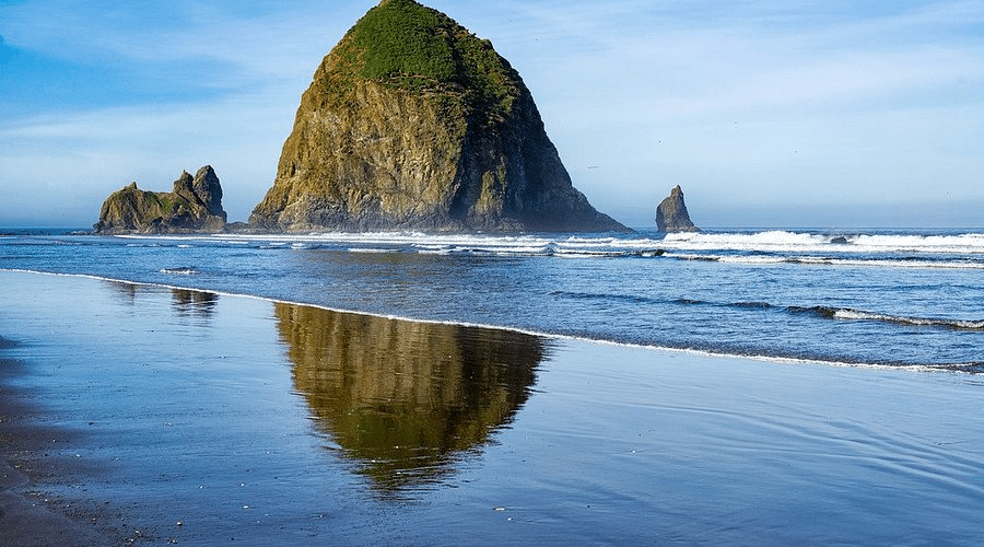 #19: The Beach – The Goonies (1985) (Cannon Beach, OR) #1: The Rocky Steps – Rocky (1976) (Philadelphia, PA), #3: Monument Valley – Stagecoach (1939) and Many Westerns (UT/AZ Border), #4: The Stanley Hotel – The Shining (1980) (Estes Park, CO), #7: Tatooine Sets – Star Wars (1977) (Tunisia), #9: Katz’s Delicatessen – When Harry Met Sally (1989) (New York City, NY), #10: Downtown Savannah – Forrest Gump (1994) (Savannah, GA), #12: Highclere Castle – Downton Abbey (2010–2015) (Hampshire, England), #13: Oxford University – The Theory of Everything (2014), Harry Potter (2001–2011), #15: Griffith Observatory – Rebel Without a Cause (1955), La La Land (2016) (Los Angeles, CA), #16: Timberline Lodge – The Shining (1980) (Mt. Hood, OR), #18: The Bench at Notting Hill – Notting Hill (1999) (London, England), #19: The Beach – The Goonies (1985) (Cannon Beach, OR), #21: Baker Street – Sherlock Holmes (2009) (London, England), #22: Skellig Michael – Star Wars: The Last Jedi (2017) (Ireland), #24: Rydell High – Grease (1978) (Venice High School, Los Angeles, CA), #25: Bodega Bay – The Birds (1963) (Bodega, CA)