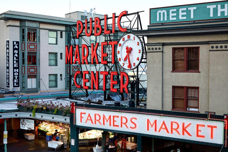 Pike Place Market Kenmore Air Seaplane Tour, Seattle Aquarium, Discovery Park, Pike Place Market, Museum of Pop Culture, Seattle Art Museum, Kubota Garden, Wa Na Wari, Bainbridge Island, Olympic Sculpture Park, Space Needle, National Nordic Museum, Wing Luke Museum of the Asian Pacific American Experience, Kerry Park, Northwest Trolls: Way of the Bird King, Waterfront Park, Chihuly Garden and Glass, Snoqualmie Falls, Gift Shop and Visitor Center, Green Lake Park, Frye Art Museum