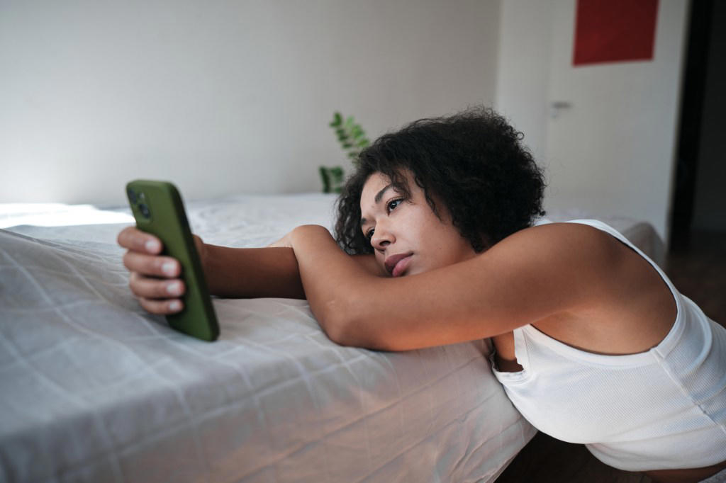 How has social media impacted trust in relationships? What is the loyalty test?, Why is this trend harmful?, What can suspecting partners do instead?, How has social media impacted trust in relationships?