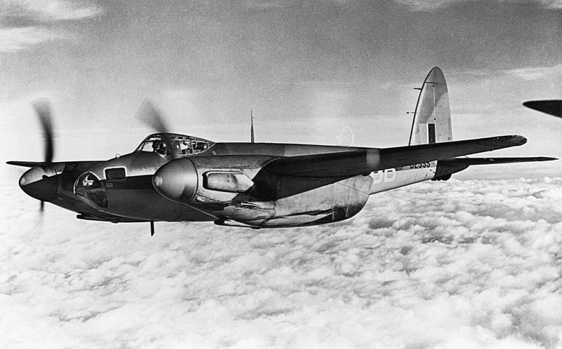 アメリカ南北戦争を見下ろす, ヨーロッパ初の偵察飛行, 航空偵察機の搭乗, 戦場の真上の偵察隊, 隠れ場所を見つける, 第1写真偵察部隊, ペーネミュンデの秘密を暴く, 破壊されたロケット基地, アメリカ空軍の偵察, ベトナム戦争の偵察, バードドッグの役割, 無人航空機の打ち上げ