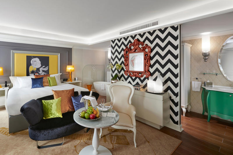 1. Four Seasons Hotel Gresham Palace , 2. Párisi Udvar Hotel , 3. W Budapest hotel, 4. Corinthia Hotel Budapest , 5. Brody House, 6. Aria Hotel , 7. Kempinski Hotel Corvinus , 8. Baltazár Boutique Hotel , 9. Maverick Downtown, 10. MEININGER Budapest Great Market Hall