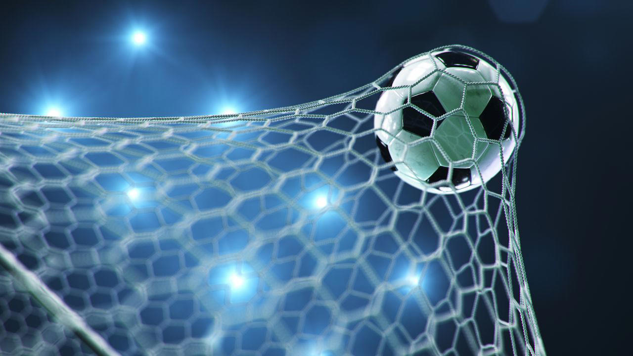 サッカー界のスーパースター, 長嶋茂雄氏の逝去に続いて, 釜本氏の空前絶後の活躍, 伝説の「アーセナル・ゴール」, 新たな逸材を探して