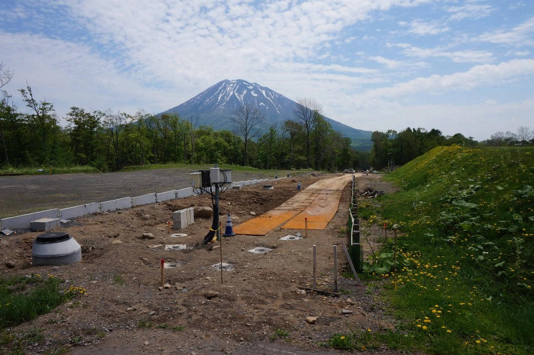 外資に買われている別荘地, 「公売」から落札にいたった物件も, 目に付く「FOR SALE」の看板, 売り出し中の土地「外国人を強く意識」, リゾート施設の建設会社が破産, 適正な開発を担保する対策を
