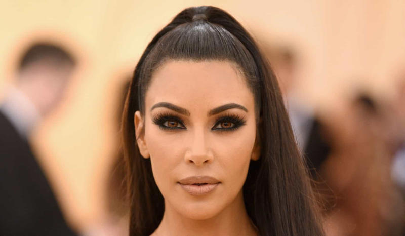Kim Kardashian Gwyneth Paltrow, Chrissy Teigen, Tracee Ellis Ross, Meghan Markle, Drew Barrymore, Ashley Graham, Kim Kardashian, Eva Longoria, Khloé Kardashian, Keira Knightley, Jessica Alba, Victoria Beckham, Christina Applegate, Gigi Hadid, Adriana Lima, Julia Stiles, Lily Aldridge, Margot Robbie, Gal Gadot, Karen Elson, Kate Upton, Molly Sims, Rosie Huntington-Whiteley, Rebecca Minkoff