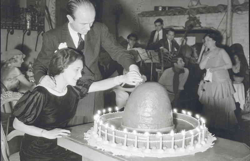 23. Maurice Chevalier's musical cake, 1956, 22. Hank Aaron's baseball tableau cake, 1973, 21. A super-sized sombrero cake, 1933, 20. Pavarotti's artistic cake portrait, 1980, 19. Ingrid Bergman and Charles Boyer's joint birthday cake, 1946, 18. Denise Grey's dual pink birthday cakes, 1985, 17. An elaborate Alice in Wonderland cake, 1932, 16. Shirley Temple's seventh birthday cake, 1936, 15. An extravagant Arc de Triomphe cake, 1983, 14. Glen Campbell's lifelike guitar cake, 1973, 13. A gravity-defying hot air balloon cake, 1933, 12. Elizabeth Taylor's front page cake, 1982, 11. Chuck Berry's rock 'n' roll cake, 1986, 10. Prince Charles' regal 40th birthday cake, 1988, 9. Princess Irene's nautical cake, 1951, 8. An architectural birthday cake, 1981, 7. Queen Charlotte's giant birthday cake, 1930, 6. Franklin D. Roosevelt's monumental birthday cake, 1940, 5. Winston Churchill's 80th birthday cake, 1954, 4. Harry Truman's five-tier birthday cake, 1954, 3. Charlie Chaplin's five-foot birthday cake, 1966, 2. John F. Kennedy's 44th birthday cake, 1961