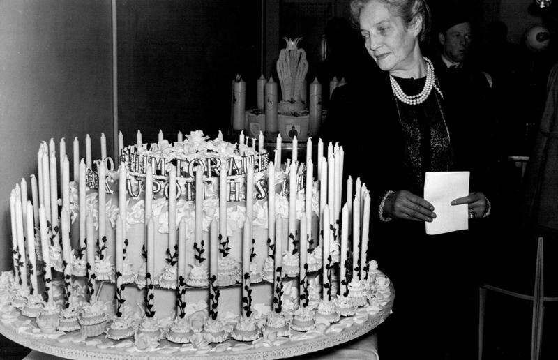 23. Maurice Chevalier's musical cake, 1956, 22. Hank Aaron's baseball tableau cake, 1973, 21. A super-sized sombrero cake, 1933, 20. Pavarotti's artistic cake portrait, 1980, 19. Ingrid Bergman and Charles Boyer's joint birthday cake, 1946, 18. Denise Grey's dual pink birthday cakes, 1985, 17. An elaborate Alice in Wonderland cake, 1932, 16. Shirley Temple's seventh birthday cake, 1936, 15. An extravagant Arc de Triomphe cake, 1983, 14. Glen Campbell's lifelike guitar cake, 1973, 13. A gravity-defying hot air balloon cake, 1933, 12. Elizabeth Taylor's front page cake, 1982, 11. Chuck Berry's rock 'n' roll cake, 1986, 10. Prince Charles' regal 40th birthday cake, 1988, 9. Princess Irene's nautical cake, 1951, 8. An architectural birthday cake, 1981, 7. Queen Charlotte's giant birthday cake, 1930, 6. Franklin D. Roosevelt's monumental birthday cake, 1940, 5. Winston Churchill's 80th birthday cake, 1954, 4. Harry Truman's five-tier birthday cake, 1954, 3. Charlie Chaplin's five-foot birthday cake, 1966, 2. John F. Kennedy's 44th birthday cake, 1961