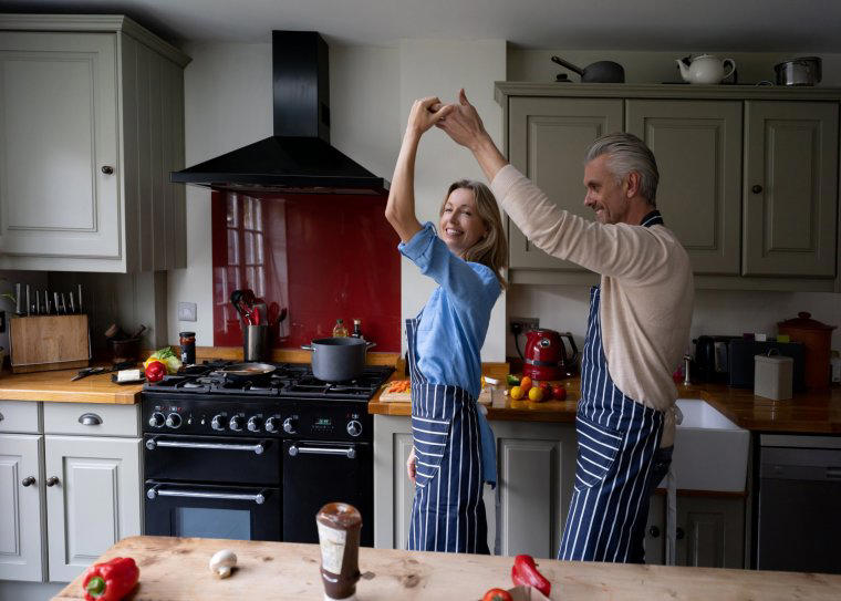 I got divorced at 52 – don’t stay in a miserable marriage for your kids Nowhere to hide, Issues build up, Influence of the media, Choosing our support networks, Changing your perspective, Waiting for the right time, Accepting things are over, Put yourself first, Life's too short