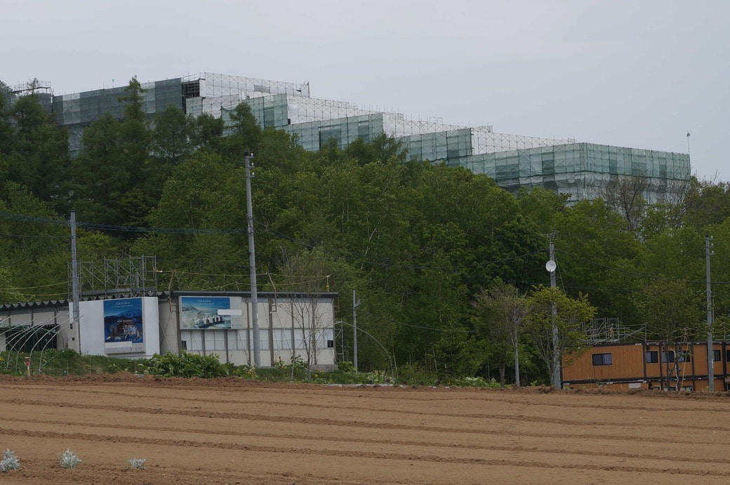 外資に買われている別荘地, 「公売」から落札にいたった物件も, 目に付く「FOR SALE」の看板, 売り出し中の土地「外国人を強く意識」, リゾート施設の建設会社が破産, 適正な開発を担保する対策を