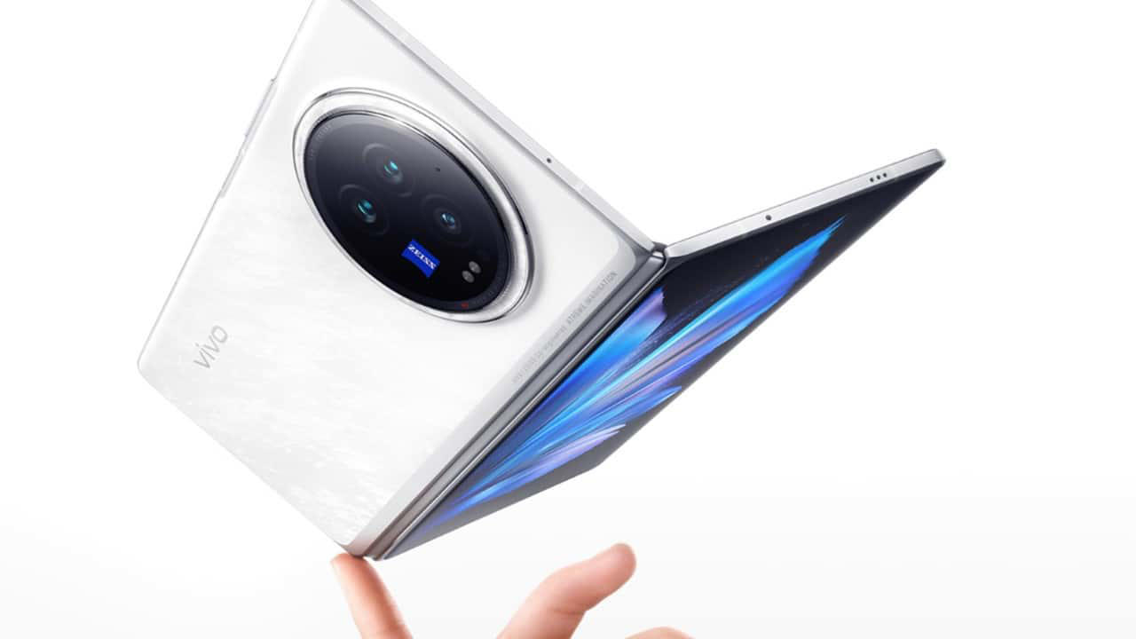Performance The Google Pixel 10 Pro Fold is powered by Google’s latest Tensor G5 chip, with 16GB of RAM and 256GB of onboard storage. In contrast, the X Fold 5 is powered by a Snapdragon 8 Gen 3 SoC, coupled with 16GB of RAM and a higher 512GB UFS 4.1 onboard storage. However, the Pixel 10 Pro Fold runs on the latest Android 16, while the X Fold 5 operates on Android 15-based FuntouchOS 15 out of the box.