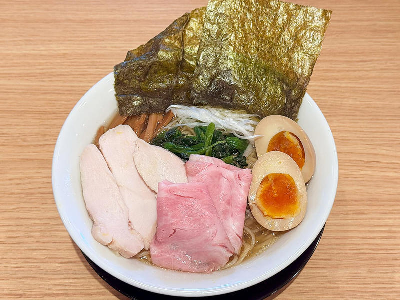 『麺匠 一鶏』とは, 【長岡醬油らーめんをアレンジ】「極鶏生姜醤油」, 【黄金色のスープ】「極鶏塩そば」, メニュー(2025年8月19日時点)