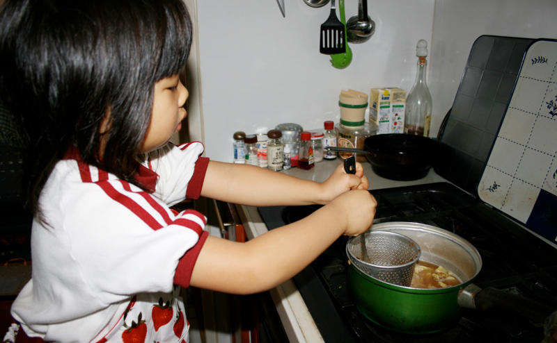 「はなが病気を教えてくれた」, 娘が4歳になった誕生日から母はみそ汁の作り方を, 5歳の娘が作ったみそ汁が落ち込む父を救った, 社会人1年生の今「みそ汁作り講座」をライフワークに