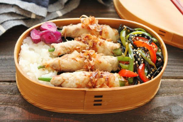 切り口が可愛い♪「オクラ肉巻き」「かぼちゃの塩昆布和え」2品弁当, 1品目 オクラ肉巻き, 2品目 かぼちゃの塩昆布和え, 2品弁当の詰め方プロセス, 「心が楽になる2品弁当」のルール