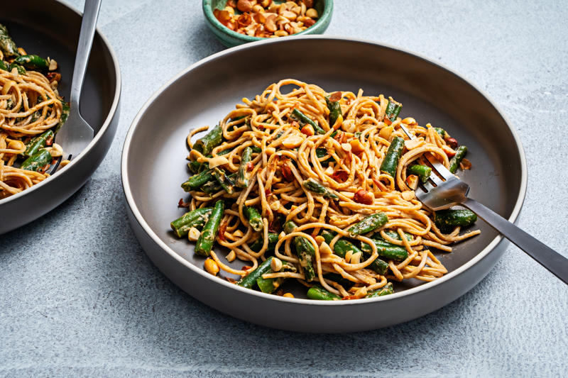   1. Chili Oil Noodles With Steamed Bok Choy ,   2. Sheet Pan Salmon With Miso-Honey Butter ,   3. Pasta With Artichokes, Capers and Toasted Breadcrumbs ,   4. Skillet Quiche With Breadcrumb Crust ,   5. Ginger-Garlic Chicken Stir-Fry With Green Beans ,   6. Spicy Peanut Soba Noodles With Green Beans ,   7. Skillet Turkey Kielbasa With Lentils and Kale ,   8. Tofu, Pea and Mushroom Miso Soup ,   9. Summer Succotash With Andouille and Peaches 