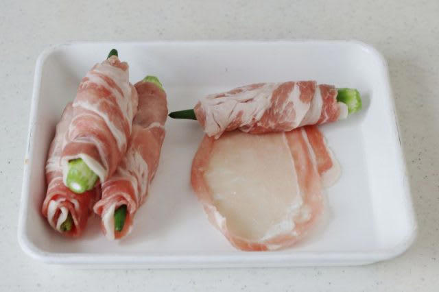 切り口が可愛い♪「オクラ肉巻き」「かぼちゃの塩昆布和え」2品弁当, 1品目 オクラ肉巻き, 2品目 かぼちゃの塩昆布和え, 2品弁当の詰め方プロセス, 「心が楽になる2品弁当」のルール