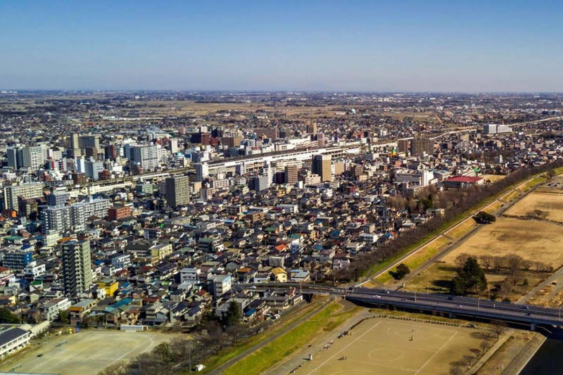 郊外と駅前が共存する構造, “終点”だった熊谷駅, 85%の吸引力が示す実力, 駅前に資源を集中した都市政策, 独立型都市・熊谷の実像, 昼間人口循環の強みと課題, 独自条件が支えた成功例